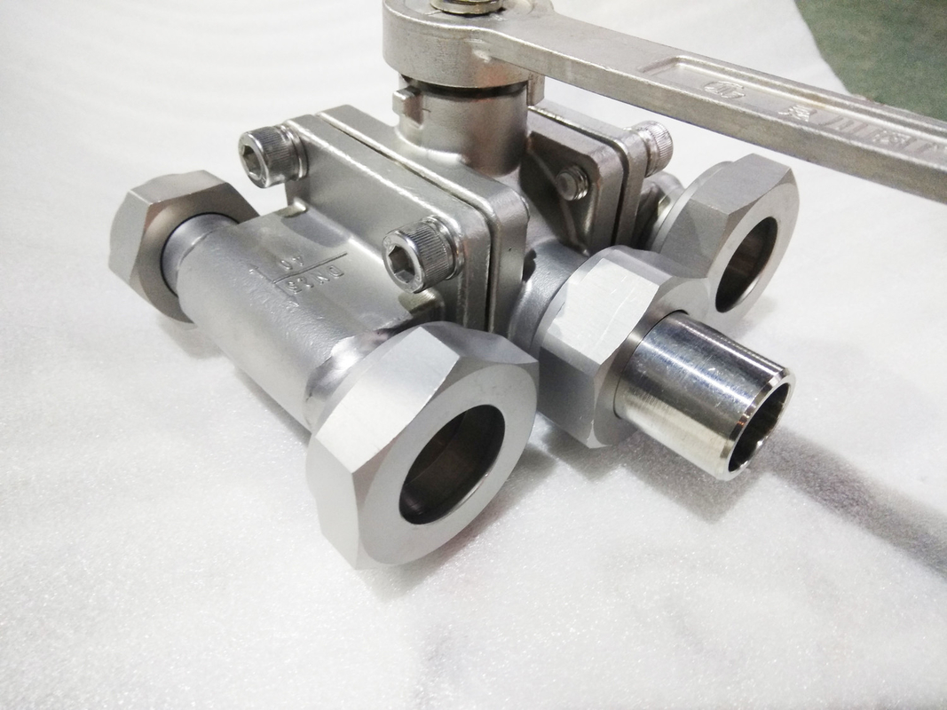 กล่องลูกกลองสามทาง Cryogenic สแตนเลสไร้ขัดกับกระบอกระเบิด LNG/LOX/LN2/LAR