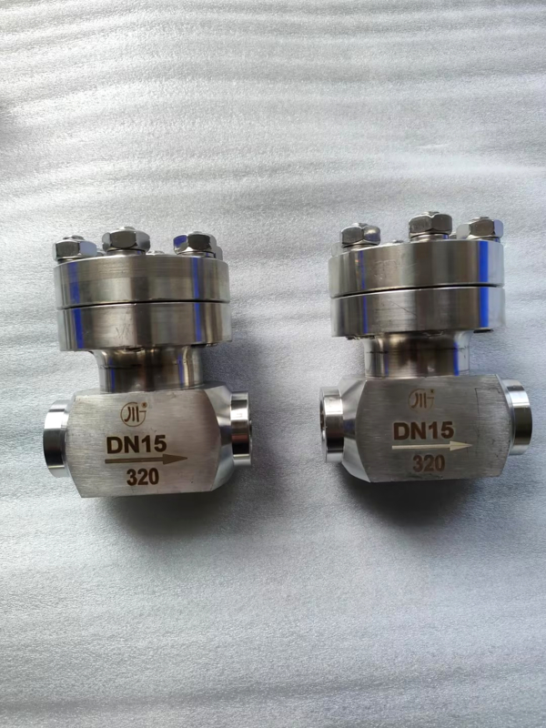 DJ61F-50P วาล์วกลอบไครโอเจนิก ความดันสูงสุด 5.0Mpa และปุ่ม PTFE สําหรับการใช้งานถัง LNG/LOX